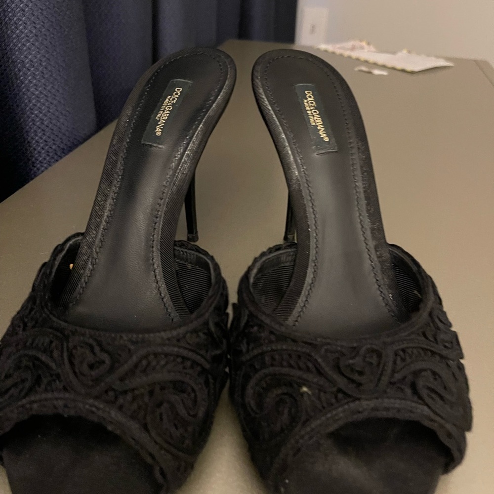 Black slippers D&G